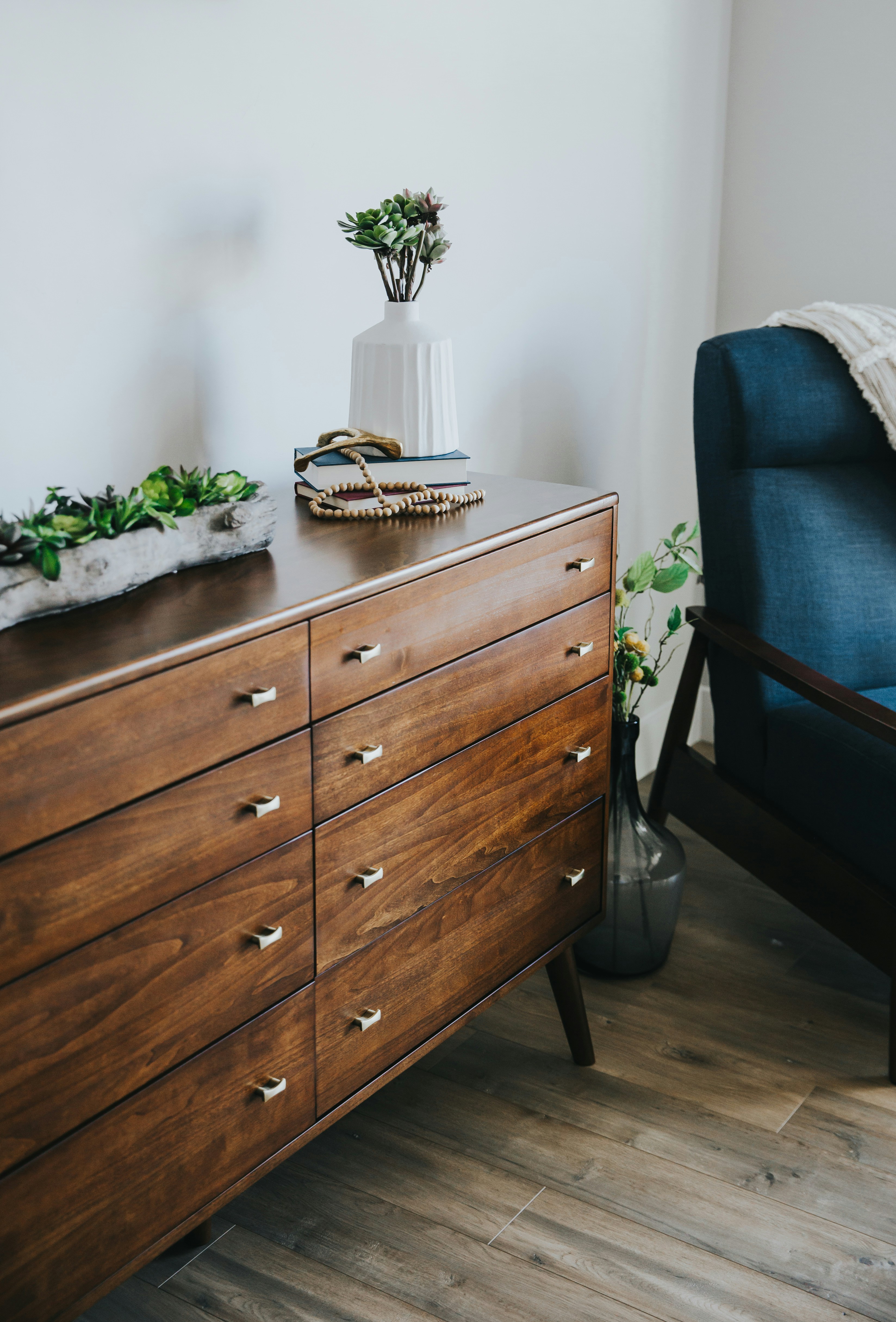 Mid-century modern walnut dresser sideboard nine drawers tapered legs bedroom